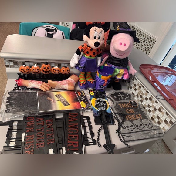 Halloween decorations - Picture 2 of 3